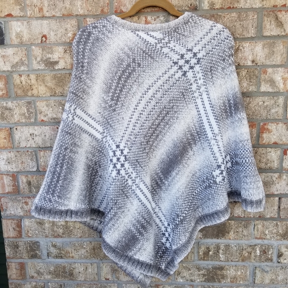 Liz Claiborne Asymmetrical Poncho Gray /White Wool Cotton (Womens Small/Medium) - Picture 2 of 7